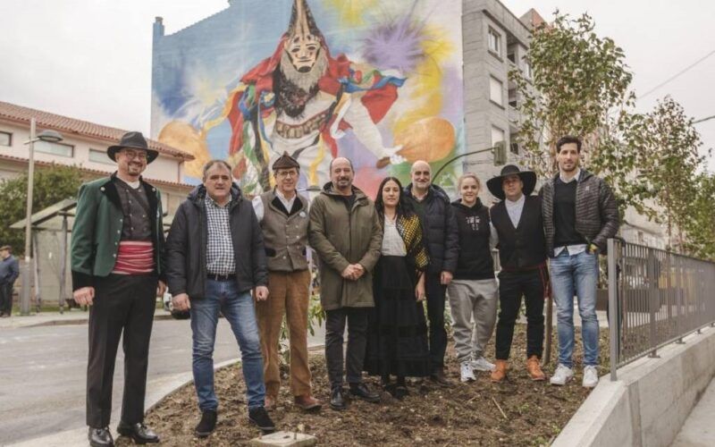 Mural do entroido de Xinzo de Limia impulsado por Turismo de Galicia