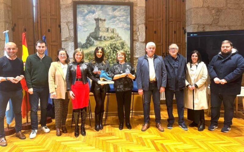 Ponteareas homenaxea ás artistas Teresa Novoa e Cristina Maró