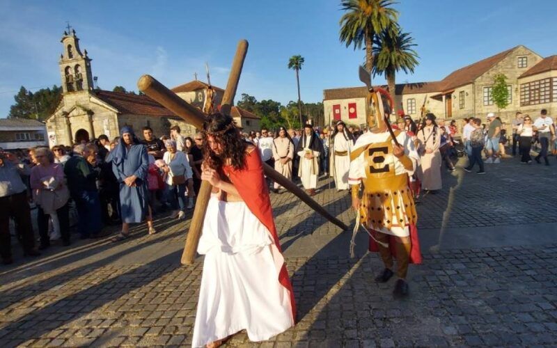 Viacrucis en Salvaterra