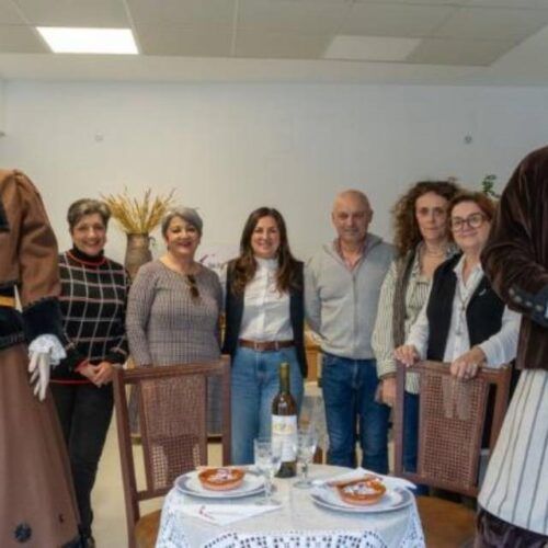 Exposición de traxe tradicional en Tui