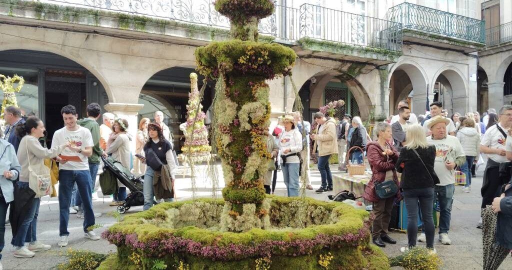 Asociación cultural Os Lolailos primeiro premio de Os Maios 2025 en Ourense