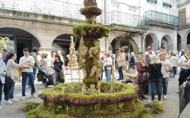 Asociación cultural Os Lolailos primeiro premio de Os Maios 2025 en Ourense