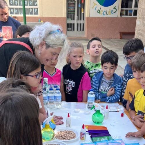 O CPR La Inmaculada de Ponteareas presentou o proxecto medioambiental “Superheroes polo Planeta”