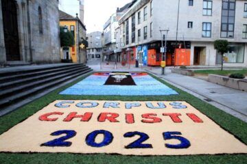 O Porriño celebra a tradición das alfombras florais do Corpus