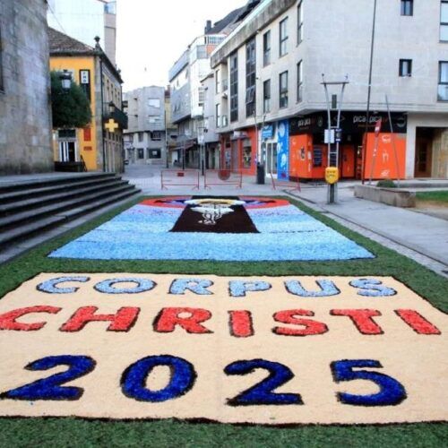 O Porriño celebra a tradición das alfombras florais do Corpus