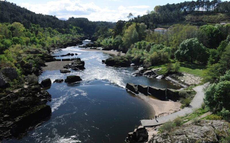 En Arbo danse a man as festas da Lamprea Seca e da Bicicleta