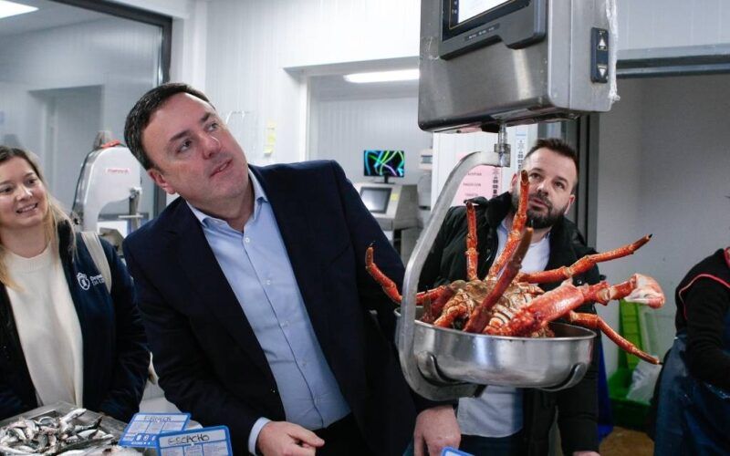 A Deputación da Coruña apoia con 800.000€ ás confrarías de pescadores e mariscadores