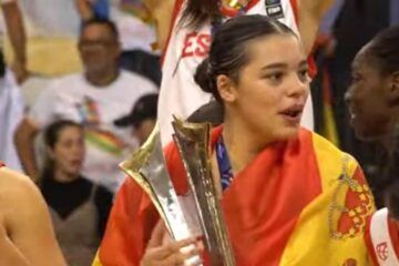 A porriñesa Noelia Mouriño, campiona europea de baloncesto sub-18
