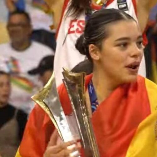 A porriñesa Noelia Mouriño, campiona europea de baloncesto sub-18