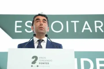 “Pasamos dunha Deputación con política do muro a unha de tender pontes”