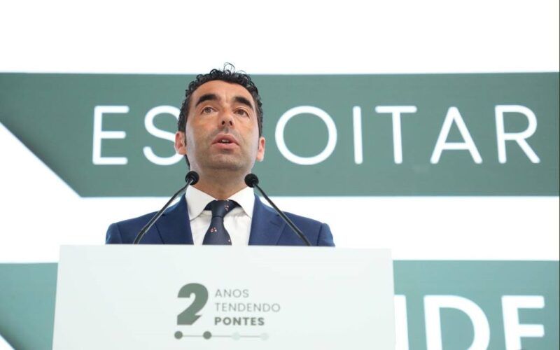 “Pasamos dunha Deputación con política do muro a unha de tender pontes”