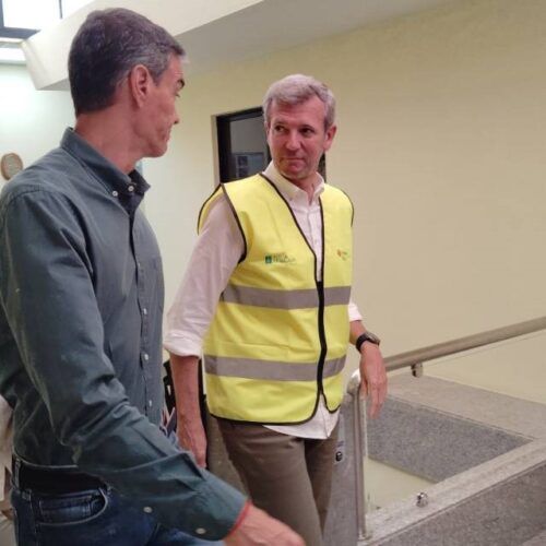 Alfonso Rueda pediu a Pedro Sánchez 200 soldados máis para combater o lume