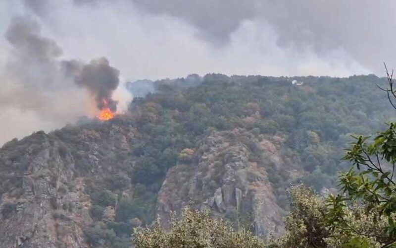 Permanece declarada a situación 2 a nivel provincial en Ourense polos incendios
