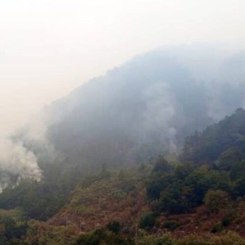 O Incendio de Pombeiro, en Pantón, xa chegou a Sober e Nogueira de Ramuín