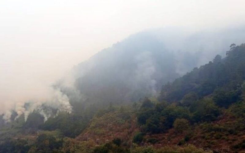 O Incendio de Pombeiro, en Pantón, xa chegou a Sober e Nogueira de Ramuín