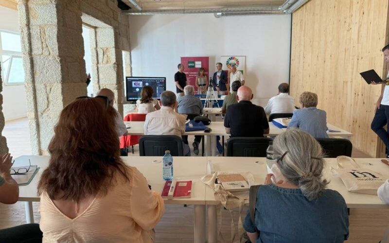 Once novos cursos na UNED Ponteareas