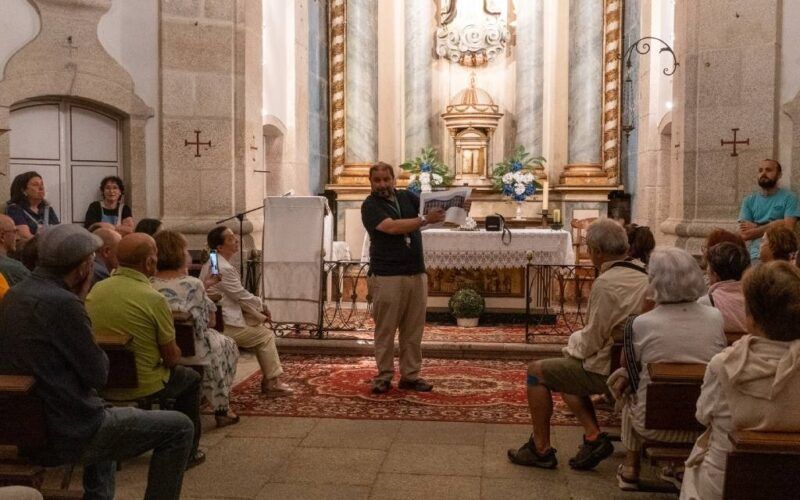 Máis de medio millar de persoas coñeceron o patrimonio tudense