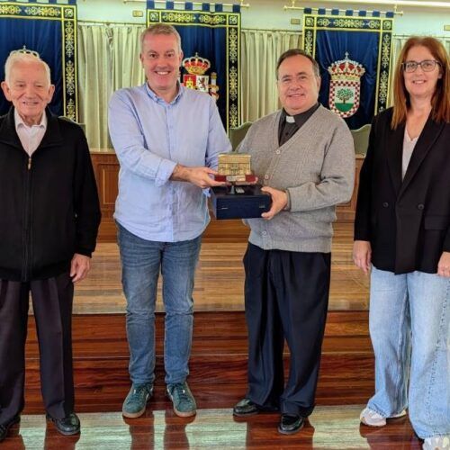 A Cañiza homenaxea o labor pastoral de Don Miguel Ángel Castro Quinteiro