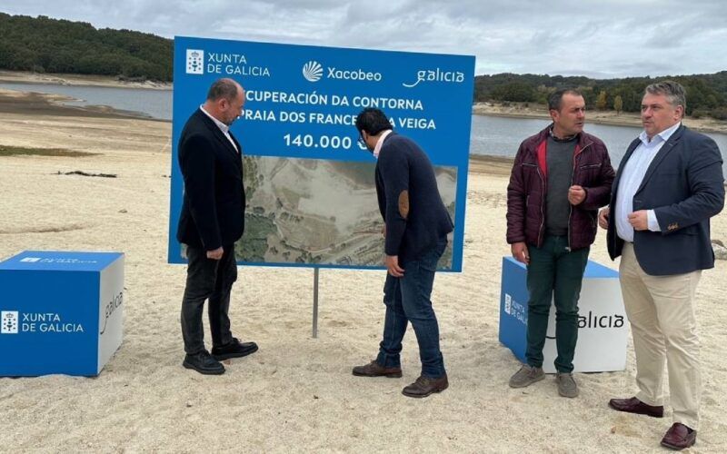 Turismo de Galicia contribúe a recuperar a Praia dos Franceses na Veiga