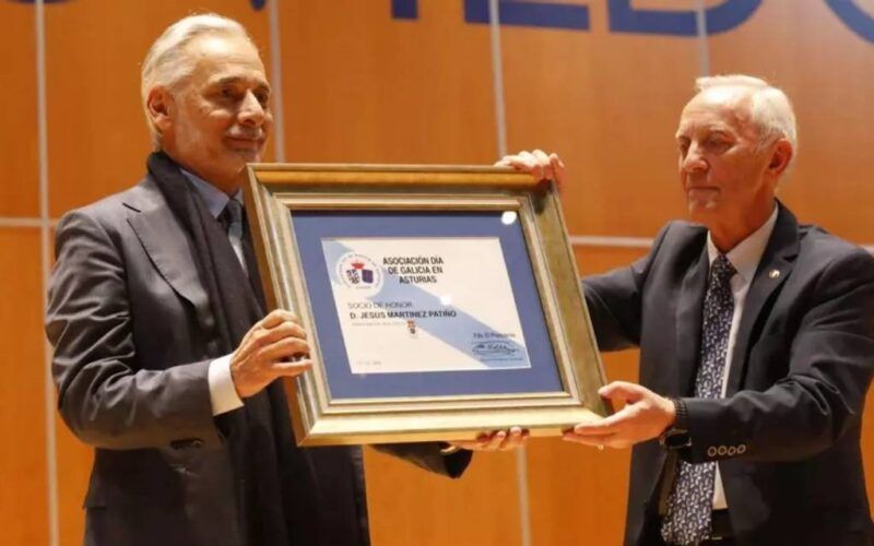 Jesús Martínez é distinguido pola Asociación Galicia en Asturias