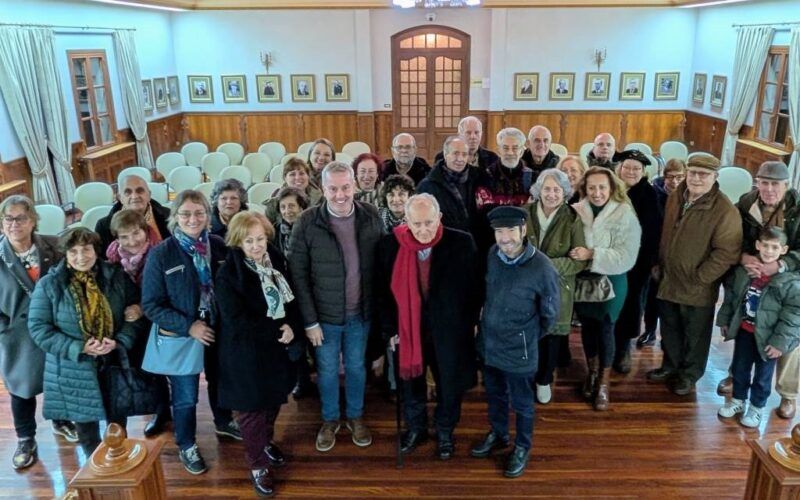 Xesús Alonso Montero reflexiona sobre poesía e a sociedade no cancioneiro popular galego