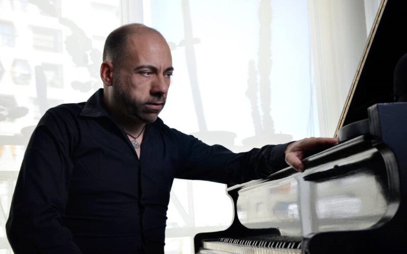 O pianista arxentino Juan Carlos Cambas ofrecerá un concerto de piano no Liceo de Ourense