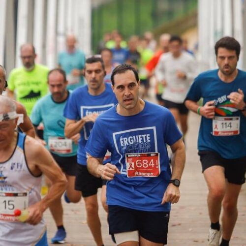 “Érguete e Corre” homenaxea as súas nais fundadoras