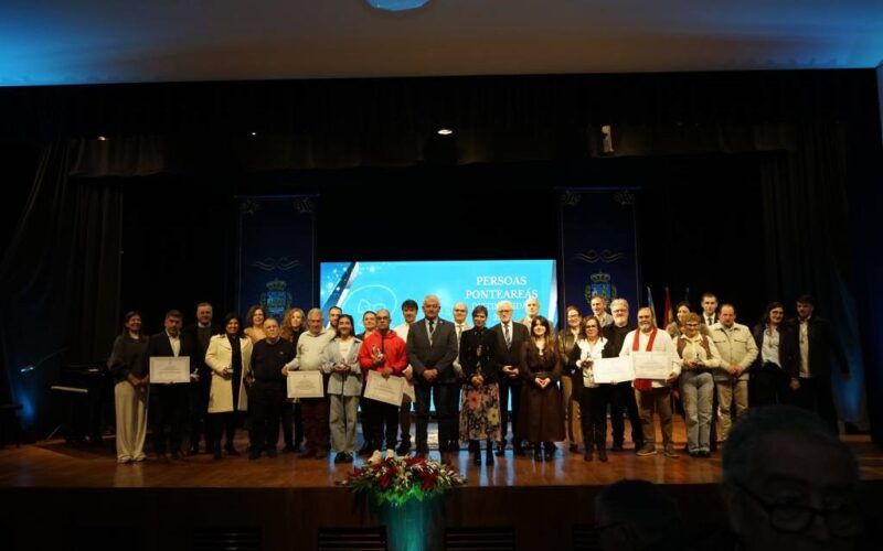 Ponteareas concede por primeira vez os Premios Menina Sarmiento