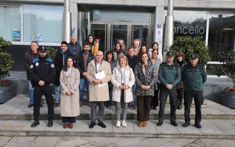 Salceda acolleu a Mesa Local contra a Violencia de Xénero