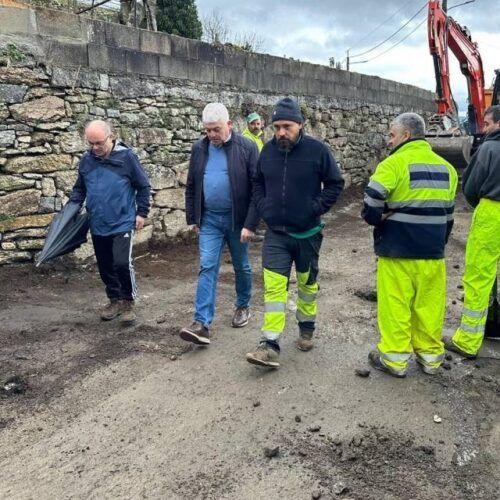 Ponteareas executa a segunda fase do asfaltado nas parroquias