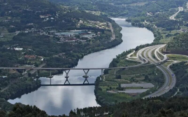 A autoestrada Dozón-Ourense (AG-53) está cortada ata o venres día 27