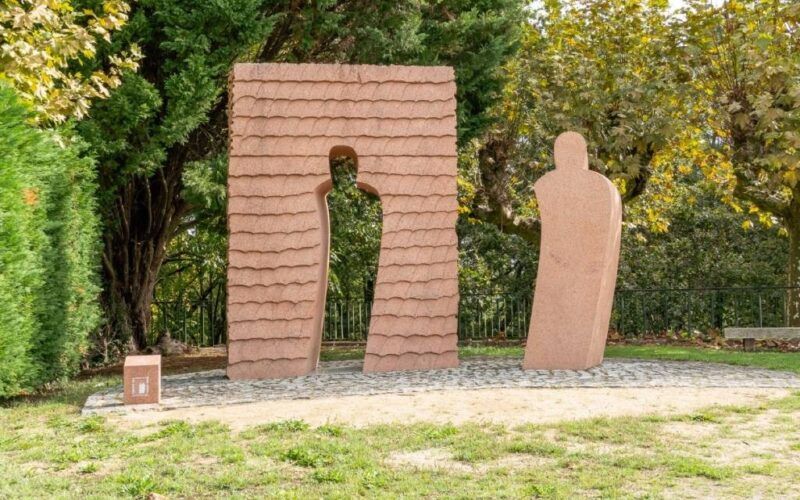 Tui dignifica a 137 represaliados pola ditadura