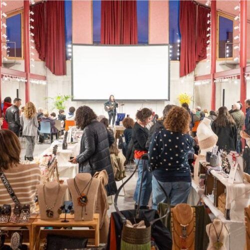 “Elas Facedoras” conmemora o 8M en Tui