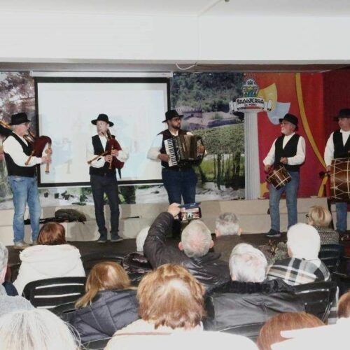 Restauración da memoria lingüística no cemiterio de Lira