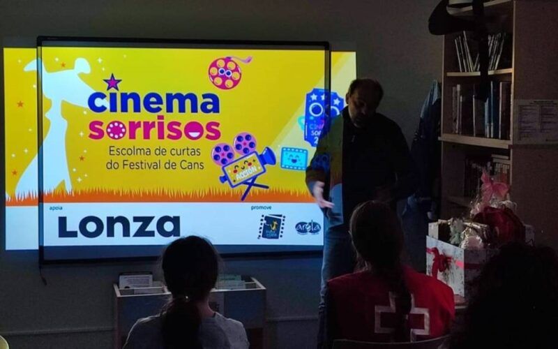 “Cinema Sorrisos” nos hospitais da man do Festival de Cans