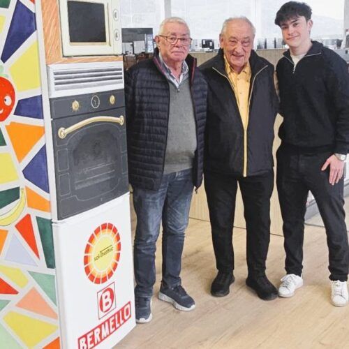 Arte e electrodomésticos, obra pictórica en Ourense