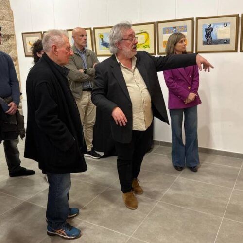 Ponteareas inaugura a exposición “As portadas de Pexegueiro”