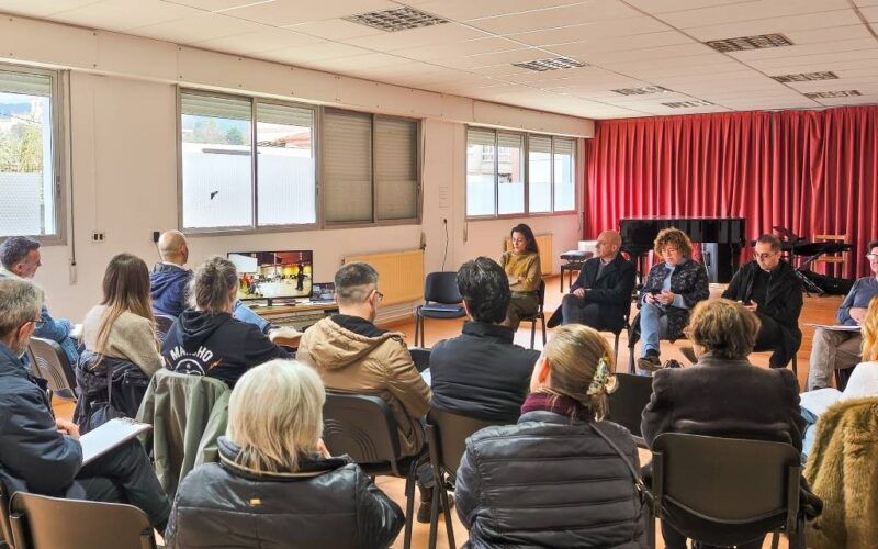 Os centros educativos de Tui e Valença únense en CaixaSon