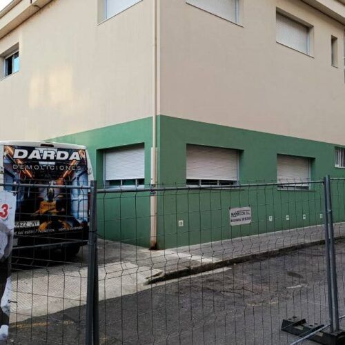Goberno e oposición chocan polo traslado da escola infantil de Ponteareas