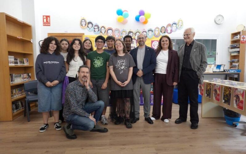 Begoña Caamaño volve ao seu instituto