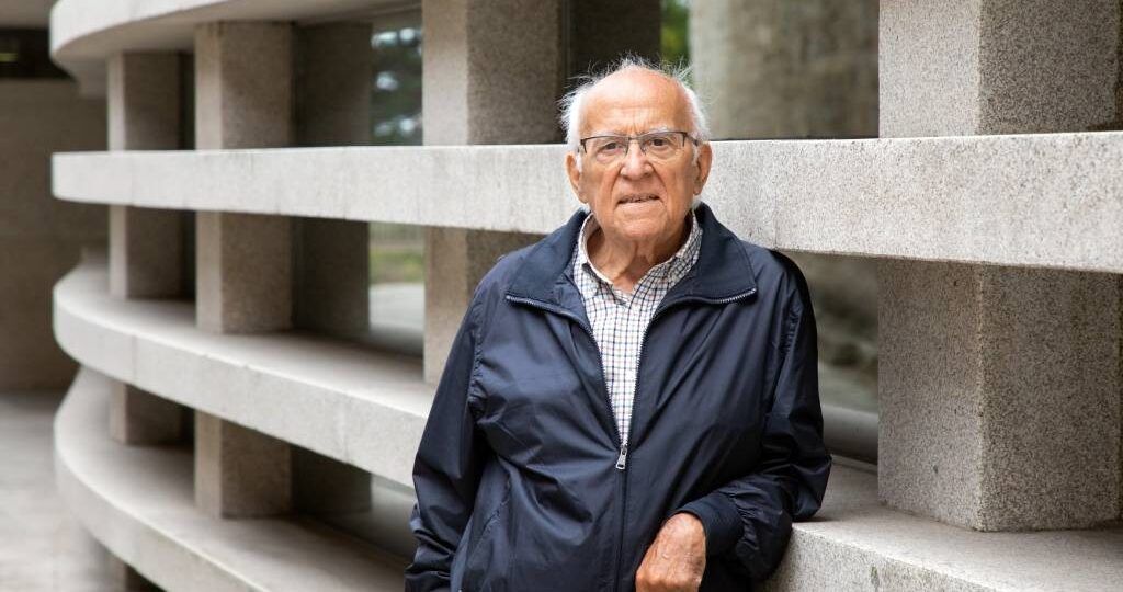 A RAG expresa o seu pesar polo pasamento do académico Manuel Caamaño Suárez