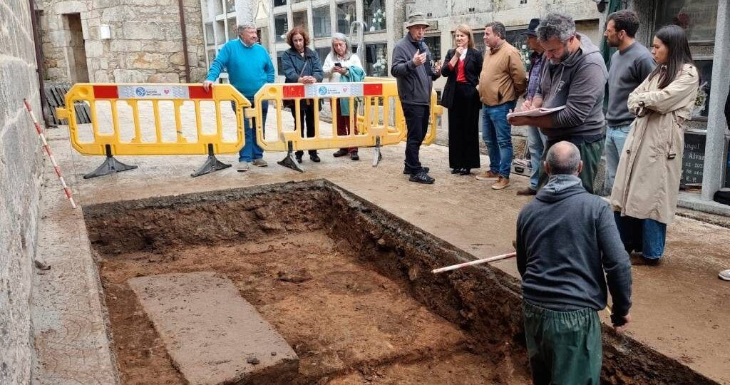 II fase da exhumación da foxa de Soutelo en Salceda