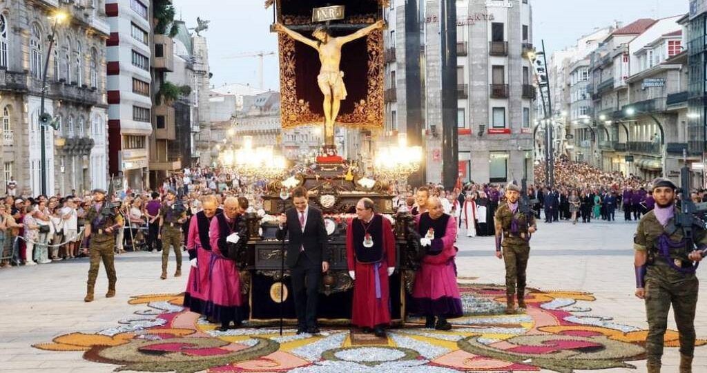 Tensión entre os alfombristas do Corpus e o Concello de Ponteareas