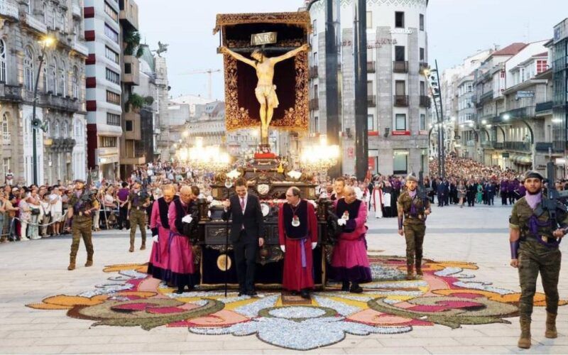 Tensión entre os alfombristas do Corpus e o Concello de Ponteareas