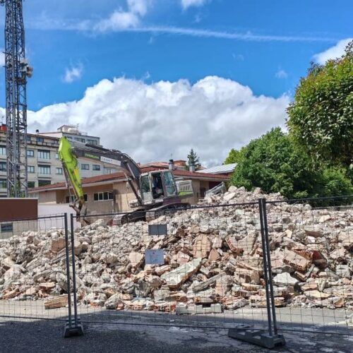 O “non á demolición” da gardería chegou ao pleno municipal en Ponteareas