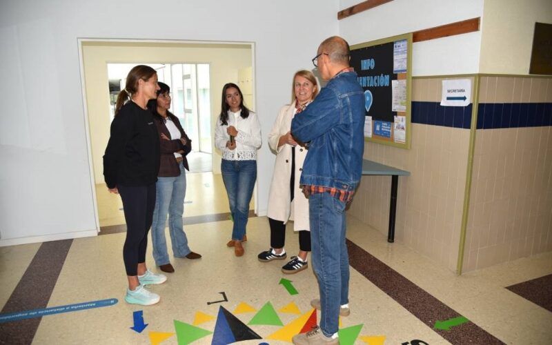 Salceda crea bolsas de mellora do inglés en Reino Unido