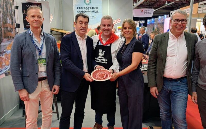 No FESTUR saborearon o Xamón da Caniza