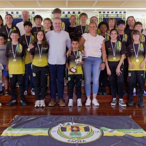 Homenaxe ao equipo infantil do CF Caniza