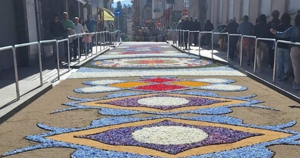 O Corpus volveu a lucir as súas mellores galas en Ponteareas