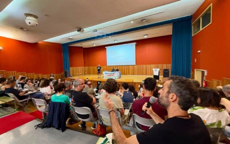 O profesorado galego prepara un inicio de curso de loita, mobilizacións e folgas
